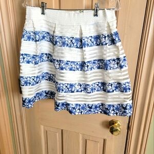 Misses sz L Francesca Dina Be White and Blue Gorgeous Skirt